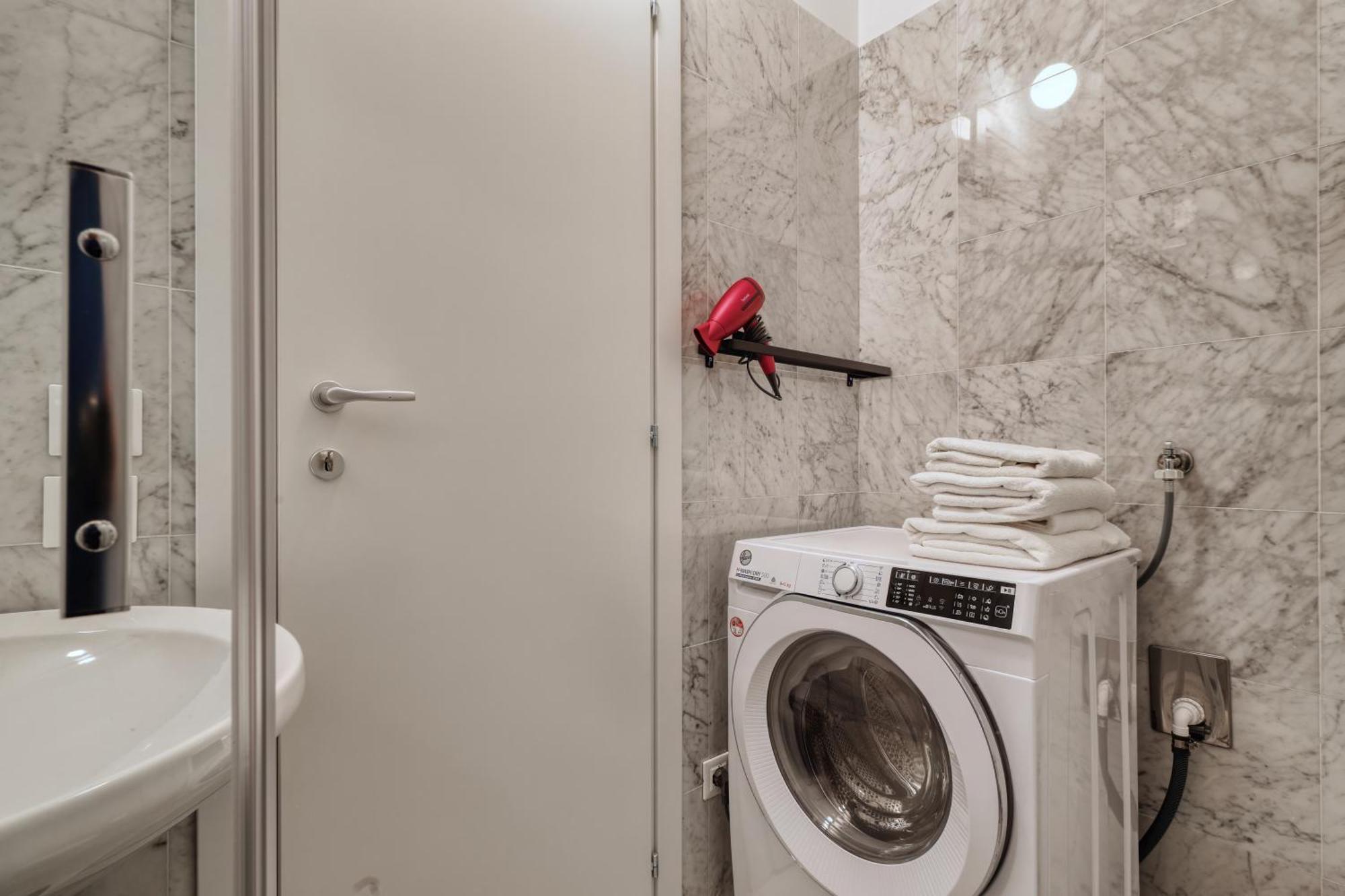 Joivy Chic 3-Bed Flat Near Colonne Di San Lorenzo Milan Exterior photo